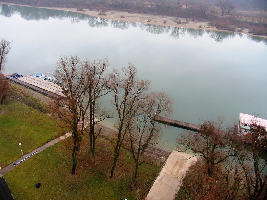 Waterfront Hotel Szentendre Luaran gambar