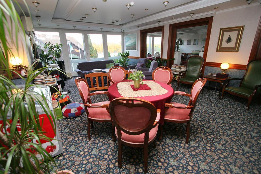 Waterfront Hotel Szentendre Luaran gambar