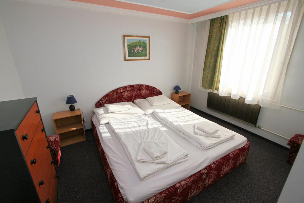 Waterfront Hotel Szentendre Luaran gambar