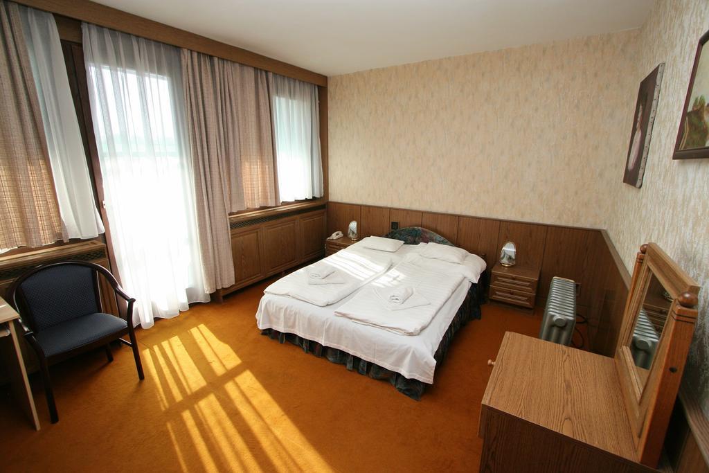 Waterfront Hotel Szentendre Luaran gambar